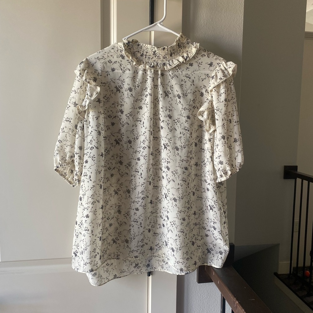 Tahari top
